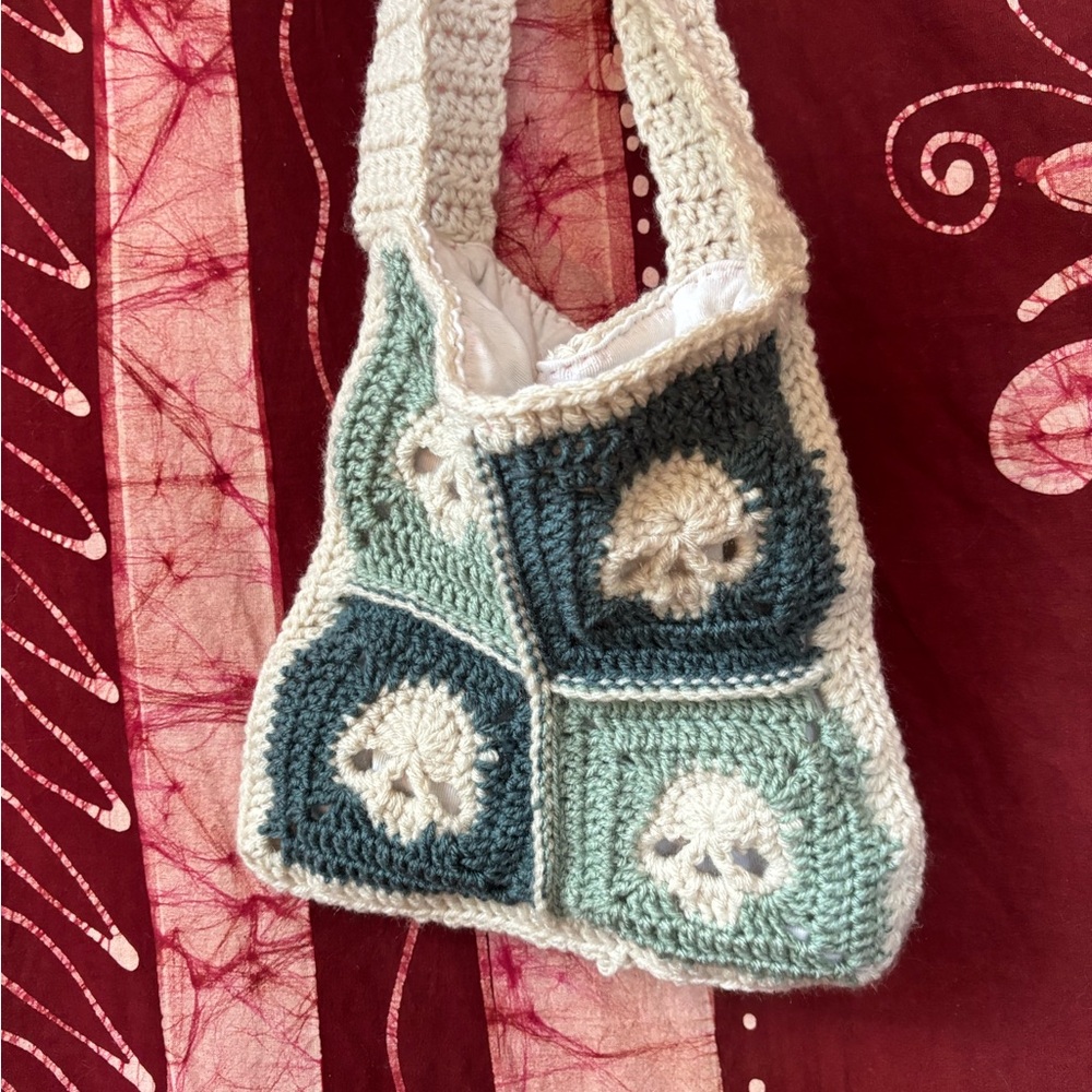 skull mini tote!